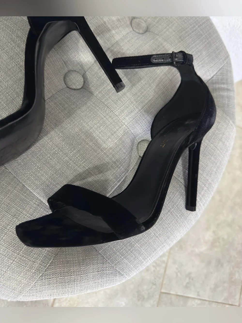 Saint Laurent Amber Black velvet strap ankle strap heels - Picture 6 of 15